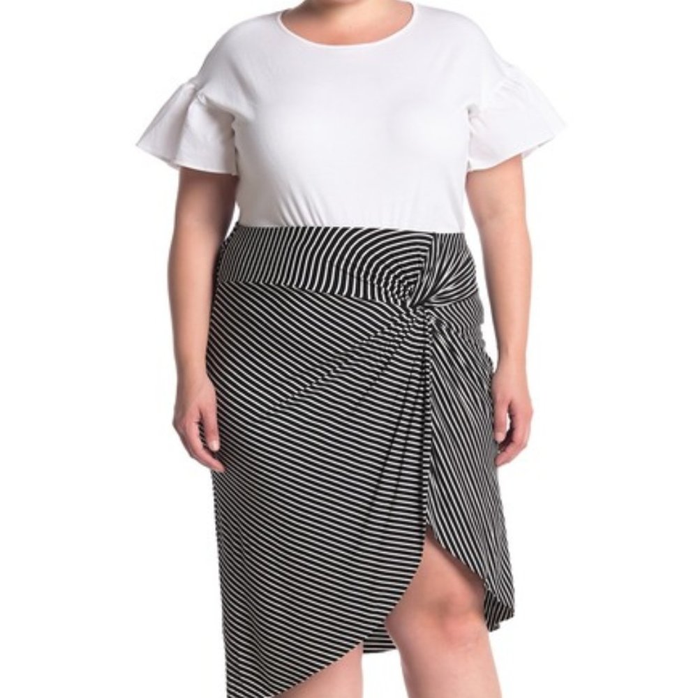 NWOT Socialite Knit Skirt (Stripes)